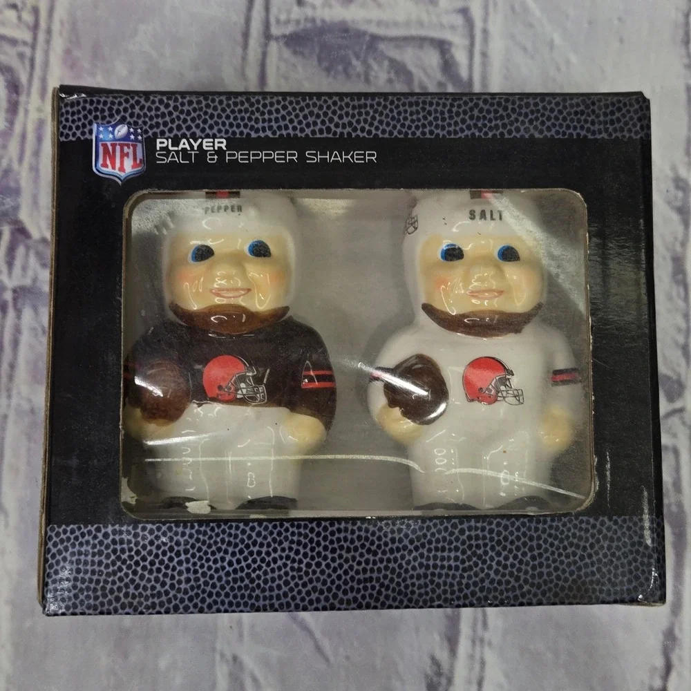 Vintage Cleveland Browns NFL Football Salt & Pepper Shaker Ceramic